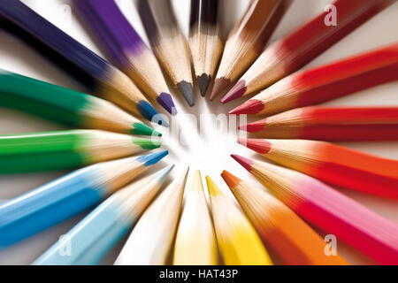 Färbung Bleistifte in einem Kreis angeordnet Stockfoto