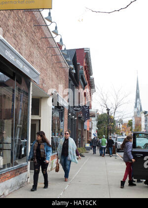 Straßenszene in Warren Street in Hudson, New York. Stockfoto