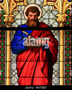 Glasmalerei (1865) in den Dom von Köln, Sankt Markus der Evangelist Darstellung. Stockfoto