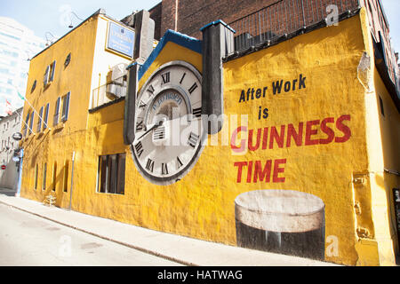 TORONTO - 18. November 2016: das Hotel liegt im Herzen des Financial District und Minuten vom Vergnügungsviertel, The Irish Pub der Botschaft eine Stockfoto