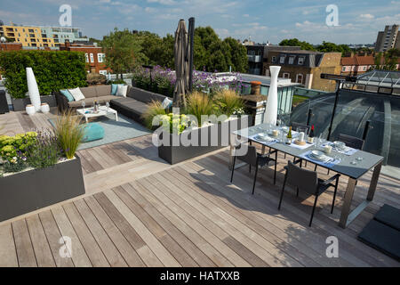 Zeitgenössische Dachterrasse design Stockfoto