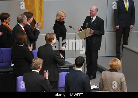 Neue FM Wanka ist willkommen im Bundestag Stockfoto