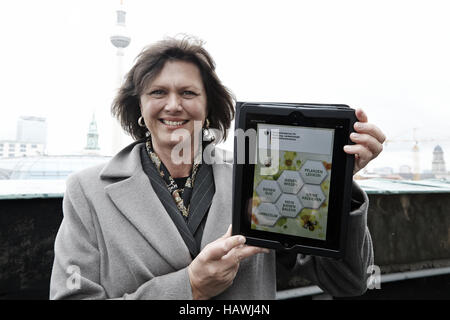 Biene von FM Ilse Aigner präsentiert App Stockfoto