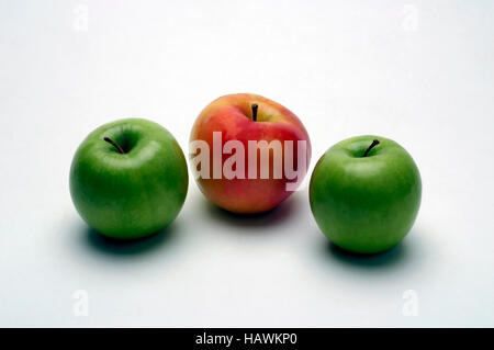 Rote und grüne Äpfel, Malus pumila Stockfoto