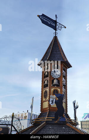 Ostermarkt am Alexanderplatz in Berlin. Stockfoto