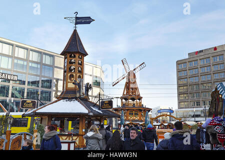 Ostermarkt am Alexanderplatz in Berlin. Stockfoto