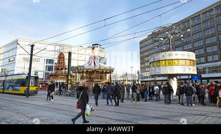 Ostermarkt am Alexanderplatz in Berlin. Stockfoto