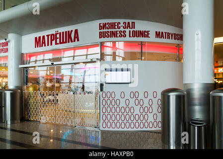 Moskau, Russland - Oktober 31.2016. Matroschka - Businesslounge am Flughafen "Scheremetjewo" Stockfoto