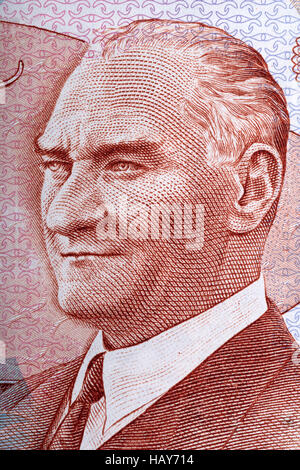 Mustafa Kemal Atatürk Porträt von türkischen Lira Stockfoto