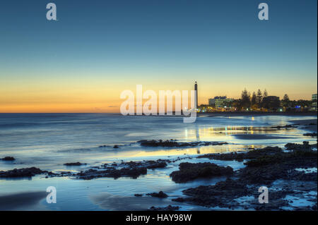 El Faro Maspalomas in der blauen Stunde Stockfoto