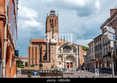 Place Saint Etienne und seine Kathedrale, Stadtzentrum von Toulouse, Haute-Garonne, Frankreich, Europa Stockfoto