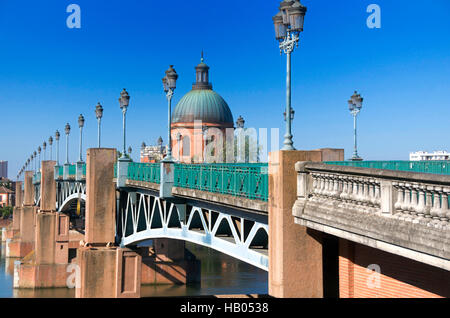 Saint-Pierre-Brücke und das Hospice De La Grave, Toulouse, Haute-Garonne, Frankreich, Europa Stockfoto