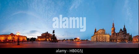 Dresden: Theater Platz mit Bildergalerie von Zwinger, Semperoper, König-Johann Herrschaft, italienisches Dorf, Kathedrale (Hofkirche), Schloss Witz Stockfoto