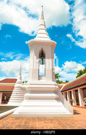 Campanile am Wat Phra Borommathat Chaiya Stockfoto