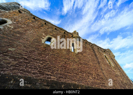 Doune Castle ruiniert, Fassade und Zinnen, in der Nähe von Edinburgh, Schottland Stockfoto