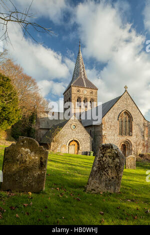 Herbst im All Saints Church in East Meon, Hampshire, England. Stockfoto