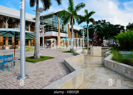 Fort Myers Regional Library und Cornog Plaza, Fort Myers, Florida Stockfoto