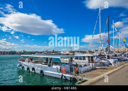 VALENCIA, SPANIEN - 5. NOVEMBER 2016. Die Valencia Boat Show am Marina Real Juan Carlos I, alten Hafen an der Mittelmeer-Küste Stockfoto