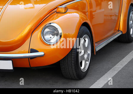 Retro-orange Auto Stockfoto