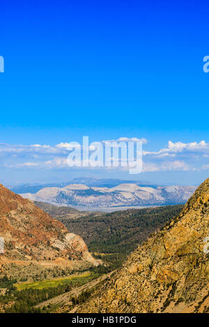 State Route 120 befindet sich in Nord-Kalifornien. Es läuft von der San Joaquin Valley in der Nähe von Manteca, durch den Yosemite National Park, bis zu seinem Ende in USA Stockfoto