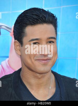 Los Angeles, CA, USA. 3. Dezember 2016. Mario Lopez im Ankunftsbereich für SING Premiere, L.A. Live, Los Angeles, CA 3. Dezember 2016. Bildnachweis: Elizabeth Goodenough/Everett Collection/Alamy Live-Nachrichten Stockfoto