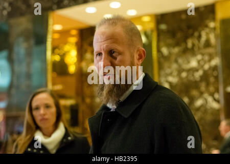 New York, uns. 3. Dezember 2016. Trumpf-Kampagne digitale Regisseur Brad Parscale in gesehen ist der in der Lobby des Trump Tower in New York, NY, USA am 3. Dezember 2016. Bildnachweis: Albin Lohr-Jones/Pool über CNP - NO-Draht-SERVICE - Foto: Albin Lohr-Jones/Consolidated/Dpa/Alamy Live News Stockfoto