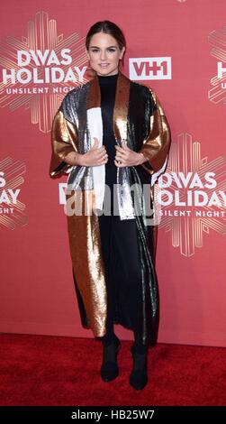 Brooklyn, NY, USA. 2. Dezember 2016. JoJo im Ankunftsbereich für VH1 Divas Urlaub: Unsilent Night Kings Theatre, Brooklyn, NY 2. Dezember 2016. © RCF/Everett Collection/Alamy Live-Nachrichten Stockfoto