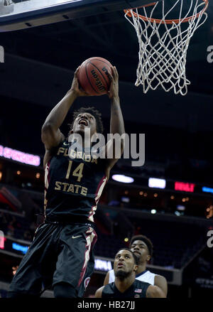 Washington, DC, USA. 4. Dezember 2016. Florida State guard TERANCE MANN (14) punktet gegen George Washington Universität in der ersten Hälfte eines BB & T Classic-Spiels im Verizon Center in Washington. Bildnachweis: Chuck Myers/ZUMA Draht/Alamy Live-Nachrichten Stockfoto