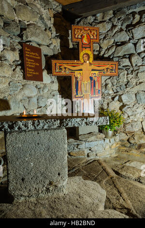 Altar in Unterirdischer Kapelle Stockfoto