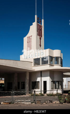 italienischen Kolonialzeit alte Art-deco-Fiat Tagliero Gebäude in Asmara Stadt eritrea Stockfoto