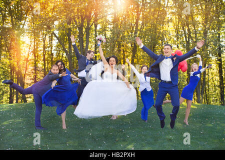 Lustige Gäste bei der Hochzeit Stockfoto