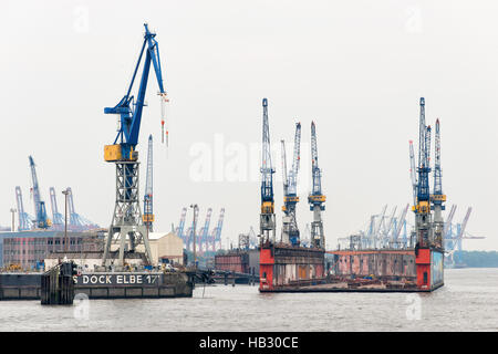 Im Hamburger Hafen Stockfoto