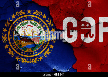 Flagge von New Hampshire und GOP auf rissige Wand gemalt Stockfoto