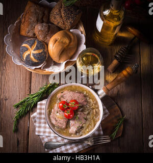 Gebratene Edward mit Zwiebel Stockfoto