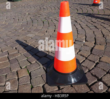 Kegel-Verkehrszeichen Stockfoto