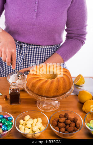 Kuchen Glasur Vorbereitung Stockfoto