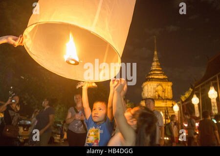 ASIEN THAILAND CHIANG LOY KRATHONG FESTIVAL Stockfoto