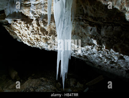 Grot Golubinskaya Höhle Stockfoto