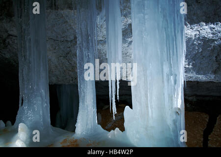 Grot Golubinskaya Höhle Stockfoto