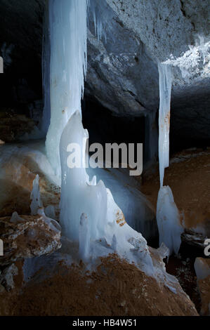 Grot Golubinskaya Höhle Stockfoto