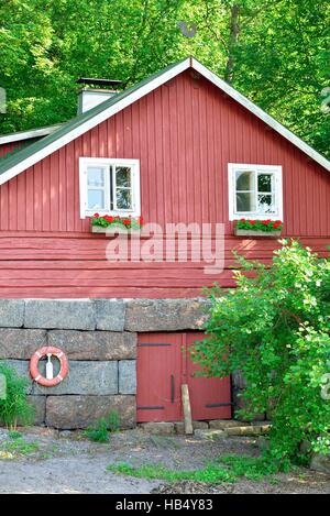 Rote Küste Holzhaus in Finnland, Helsinki Stockfoto