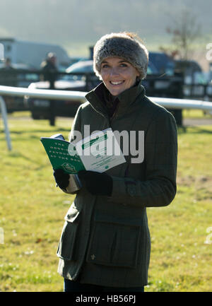 Victoria Pendleton posiert für die Fotografen bei einem Punkt treffen bei Barbury Castle Race Course, Wiltshire. Stockfoto