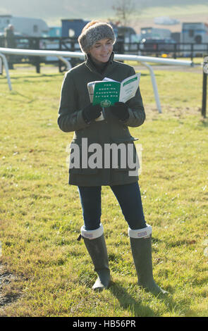 Victoria Pendleton posiert für die Fotografen bei einem Punkt treffen bei Barbury Castle Race Course, Wiltshire. Stockfoto