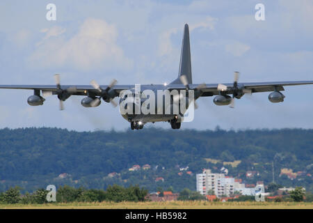 Stuttgart/Deutschland 22. Juni 2011: C130y aus USA Luftwaffe am Stuttgarter Flughafen. Stockfoto