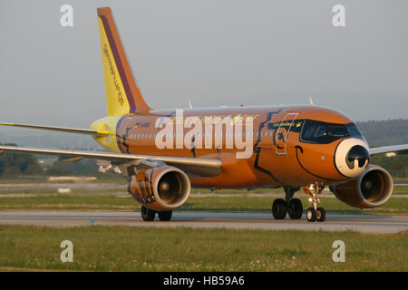 Stuttgart/Deutschland 3. Juni 2008: Airbus A320 von Germanwings am Flughafen Stuttgart. Stockfoto