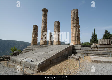 Die archäologische Stätte von Delphi in Griechenland - der Tempel des Apollo Stockfoto