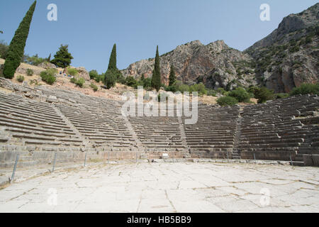 Die archäologische Stätte von Delphi in Griechenland - das Amphitheater (Amphitheater) Stockfoto