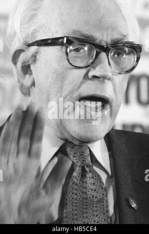 Labour Leader Michael Foot unterstützt Peter Tatchell als Labour-Kandidat für Bermondsey in der Bermondsey durch Wahl 1983 Stockfoto