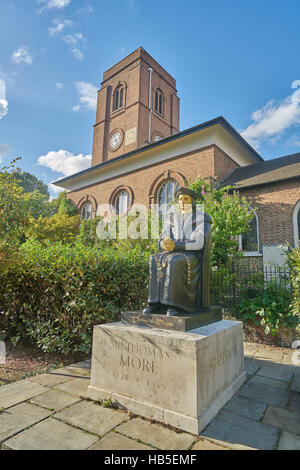 Statue von Thomas More, Chelsea.  Chelsea Old Church Stockfoto