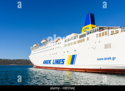 ANEK Lines griechische Fähre F/B Kydon angedockt an den Hafen von Souda, Kreta, Griechenland Stockfoto